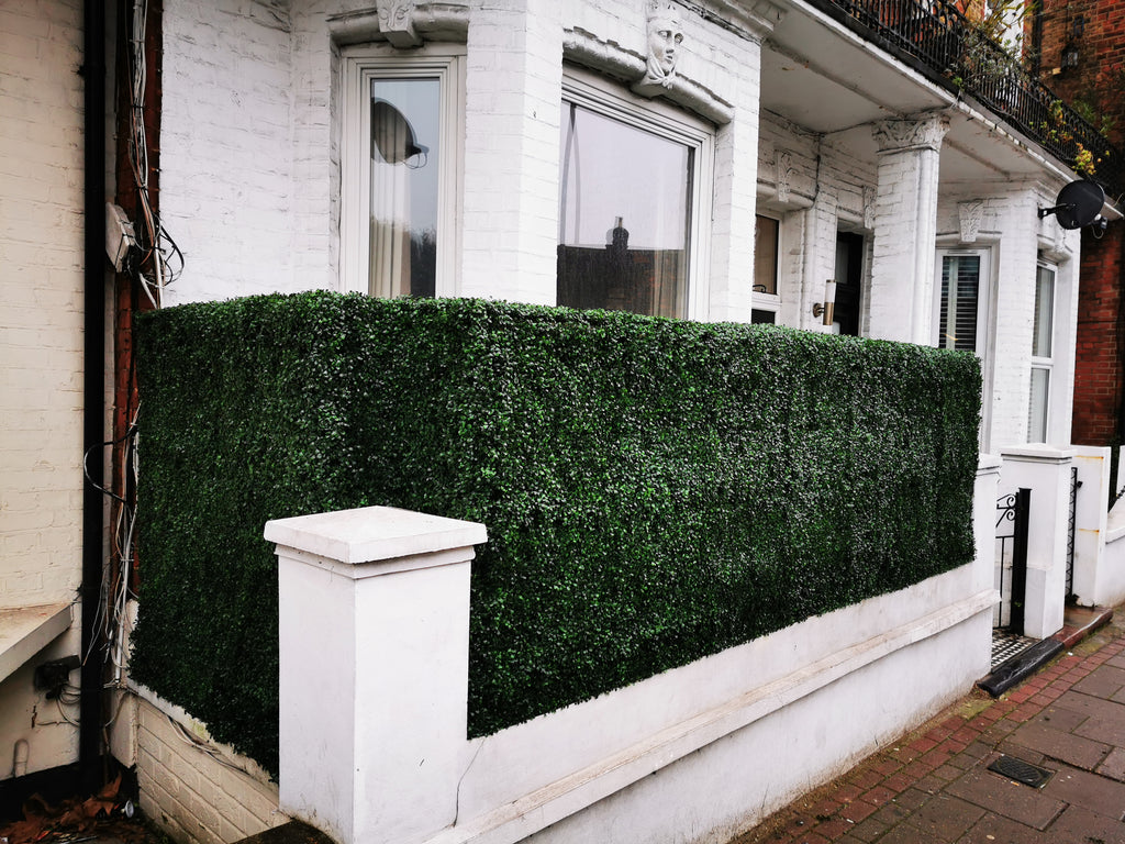 Outstanding bespoke hedge building services