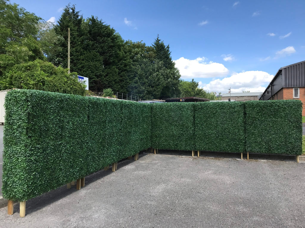 Artificial Hedge Maze creating an instant scenery theme